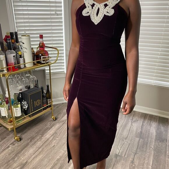 Jessica McClintock Gunn Sax Vintage Velvet and Pearl Thigh Split Evening Gown - Picture 2 of 12